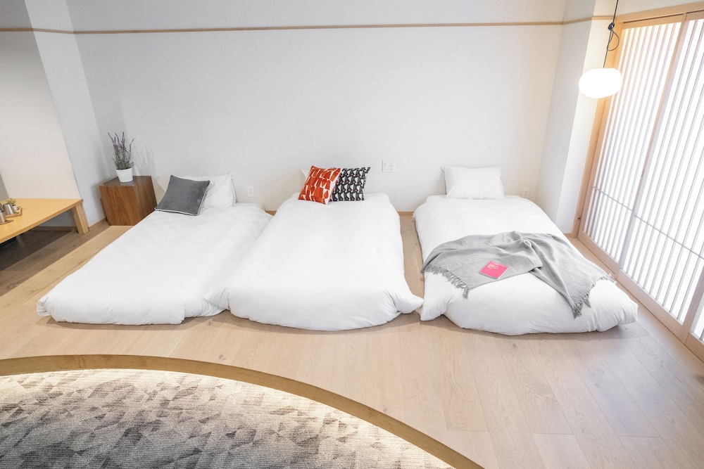 Signature Suite (Non-smoking) - Photo 12