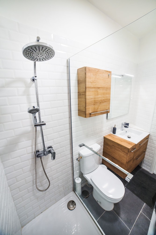 City Double Room, Shared Bathroom (LGC habitat chambre 1) photo 3