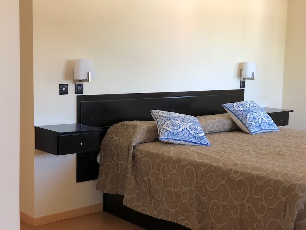 Standard Twin Room, City View photo 1