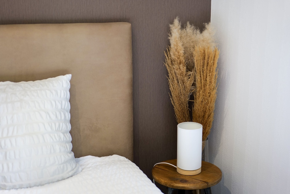 Classic Double Or Twin Room, Ensuite, Garden View - Photo 9