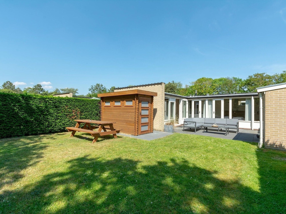 Bungalow photo 2