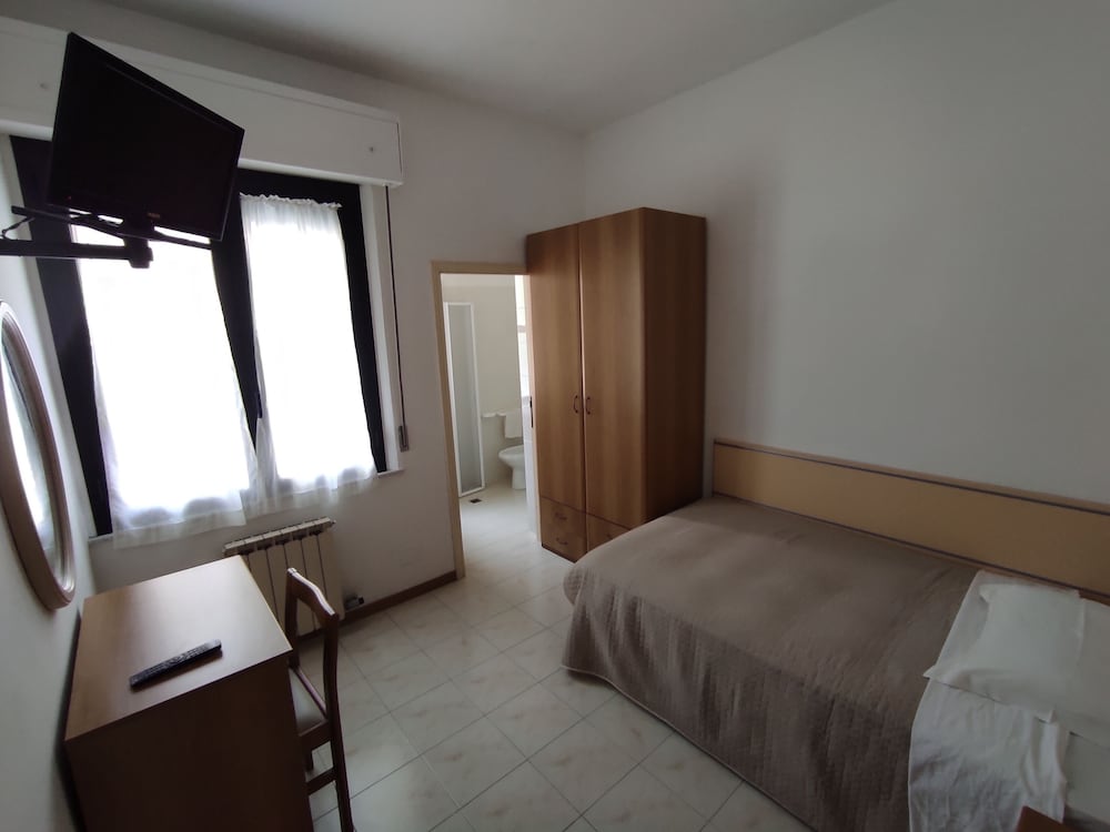 Economy Single Room