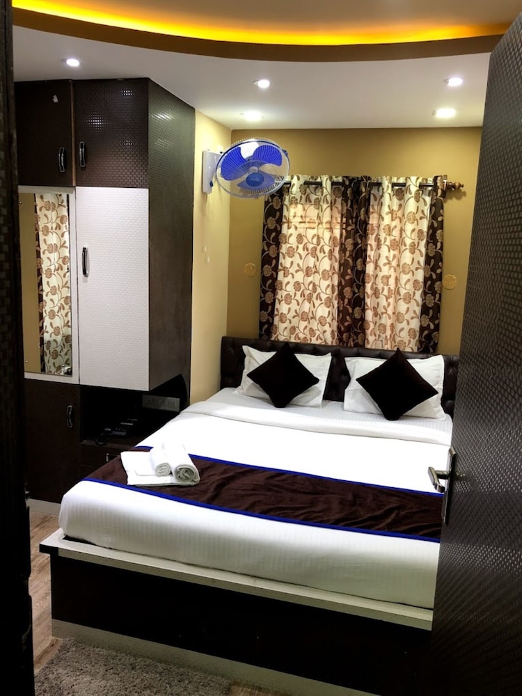 Standard Double Room, City View photo 3