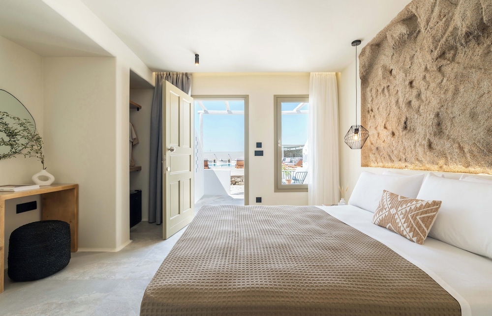 Deluxe Double Room, Balcony, Pool View