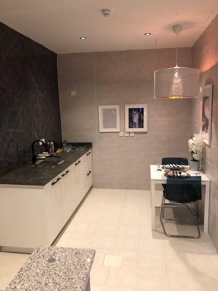 Family Suite, 2 Bedrooms, City View photo 3