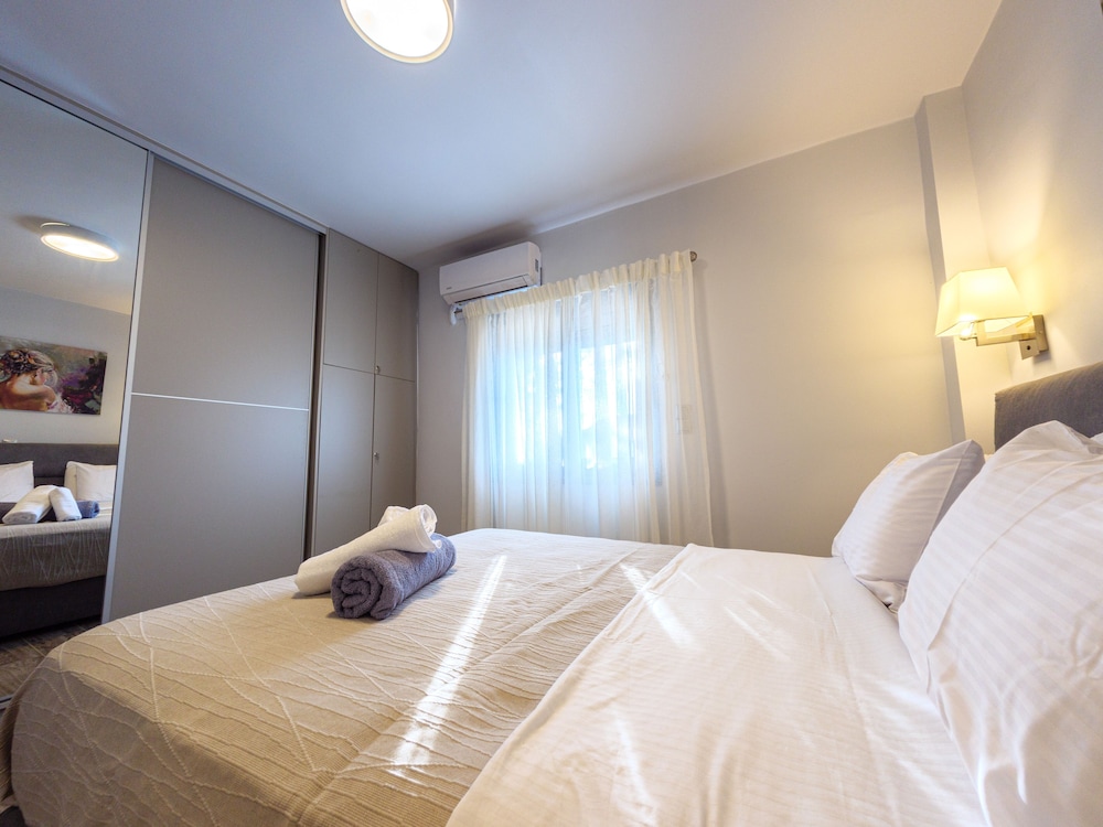 Villa photo 2