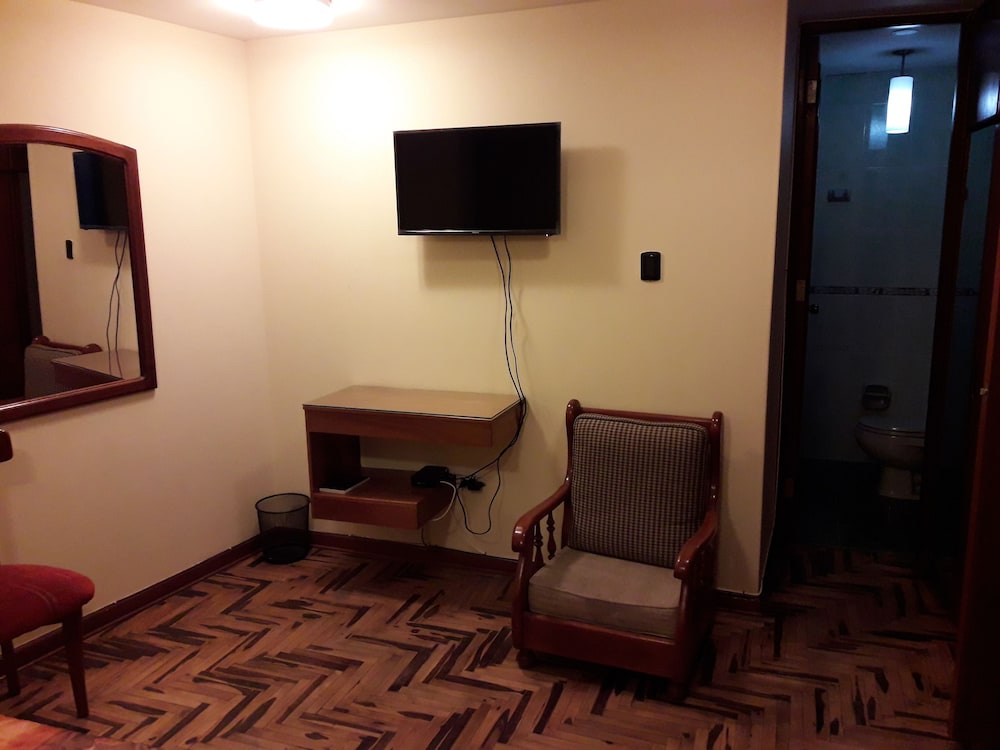 Family Room photo 3