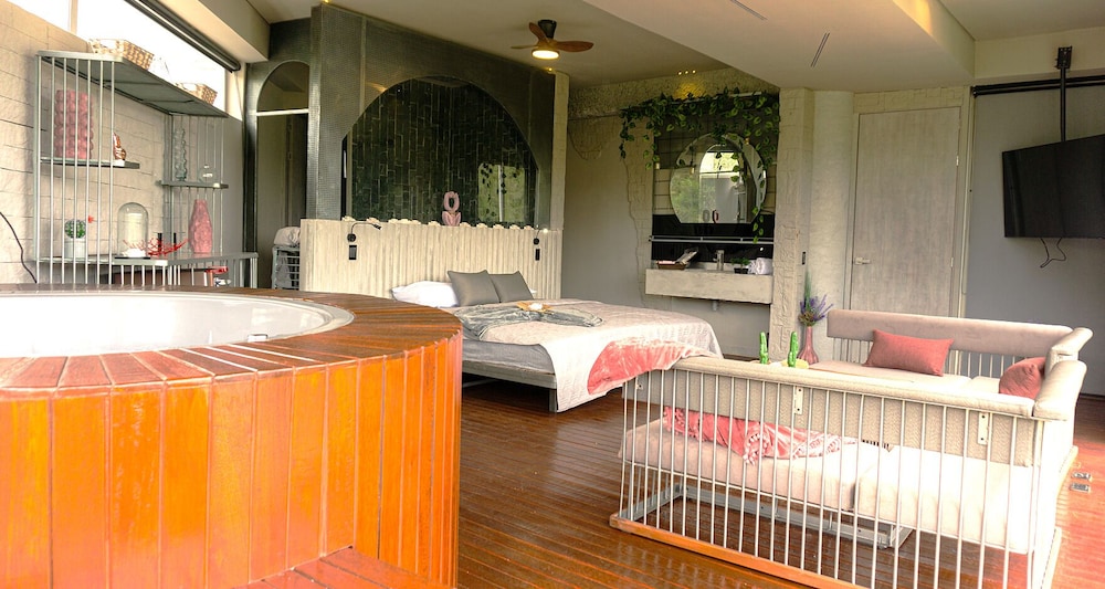 Superior Room with Balcony, Lake View photo 1