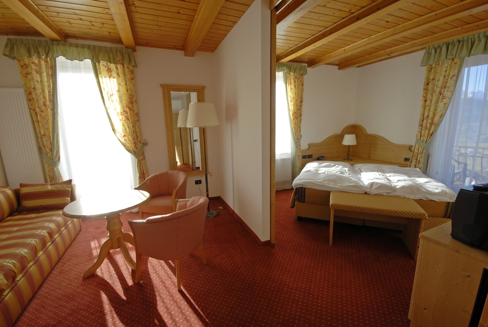 Junior Suite - Photo 1