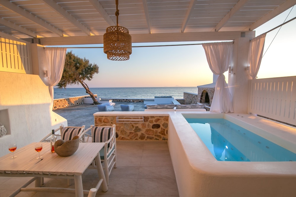 Suite, Sea View