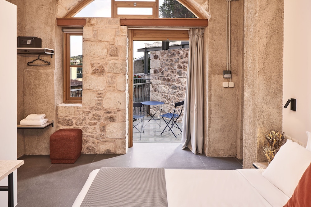 Acropolis Loft With Balcony photo 3
