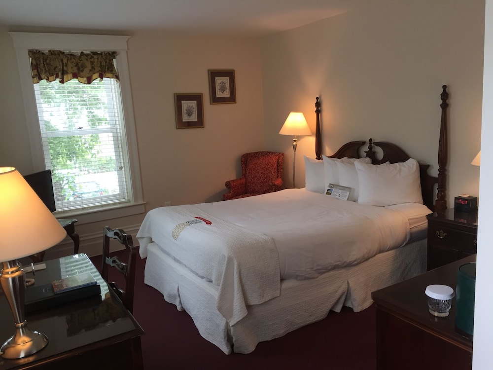 Economy Room, 1 Queen Bed photo 2