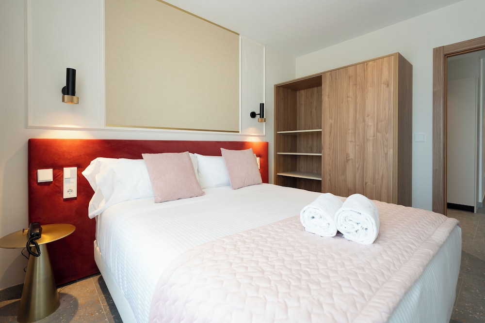 Apartment, 2 Bedrooms (2 Adults + 1 Child) - Photo 9