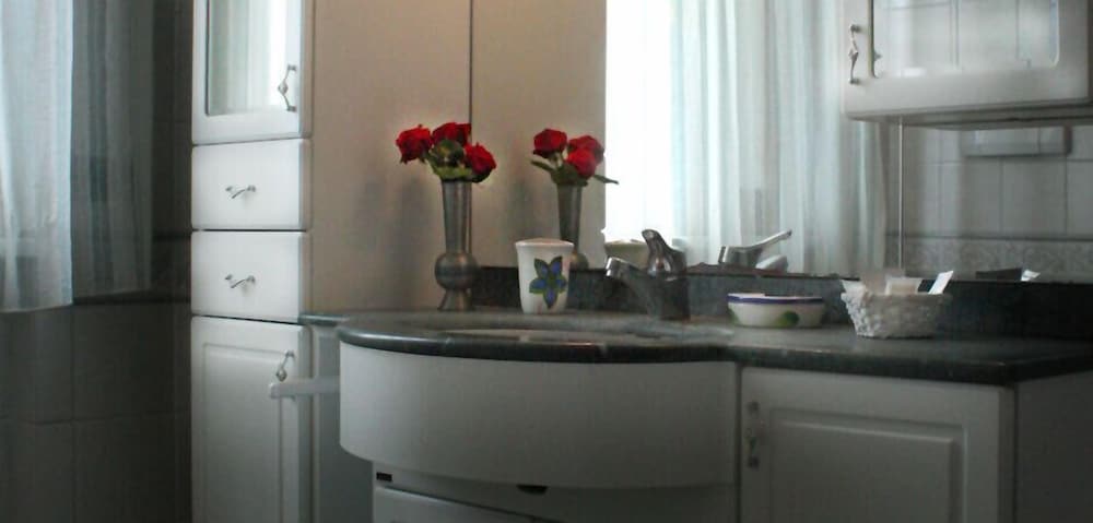 Double Room - Photo 5