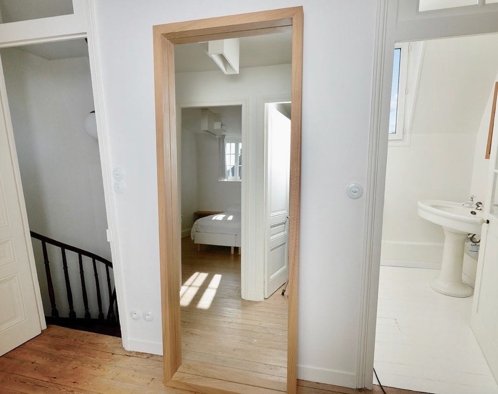 Room (8) photo 3