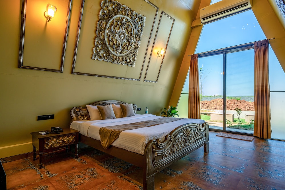 Executive Room - Photo 11