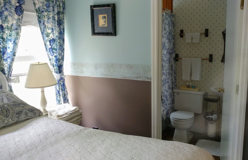 Room, Private Bathroom (Michael's) photo 2