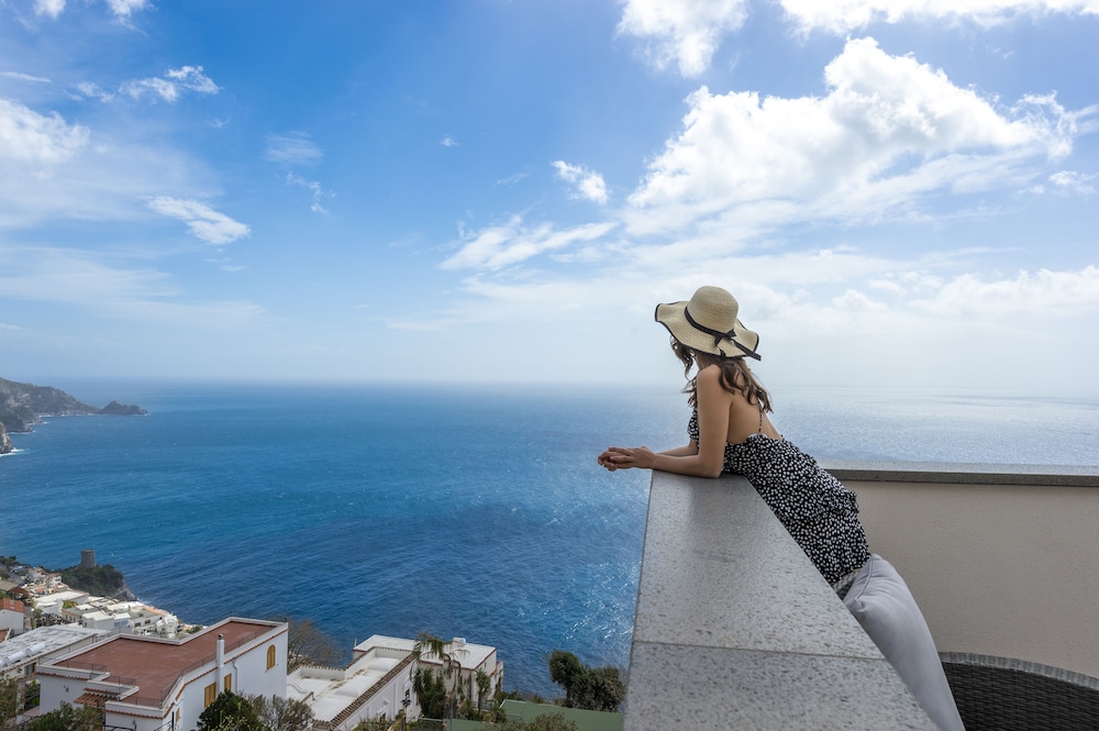Junior Studio Suite, 1 Bedroom, Terrace, Sea View (Elite)