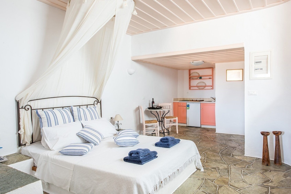 Lilium Maisonette