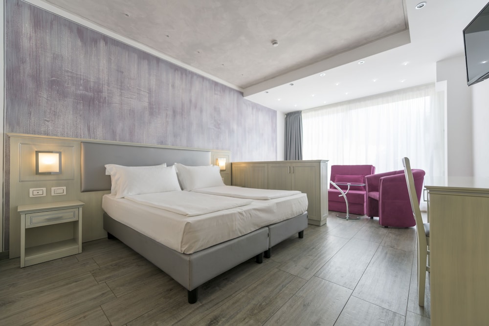 Deluxe Triple Room, Lake View