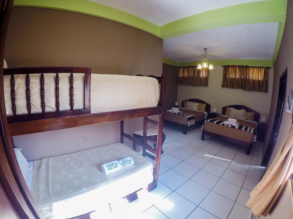 Standard Room, 2 Queen Beds, Resort View photo 2
