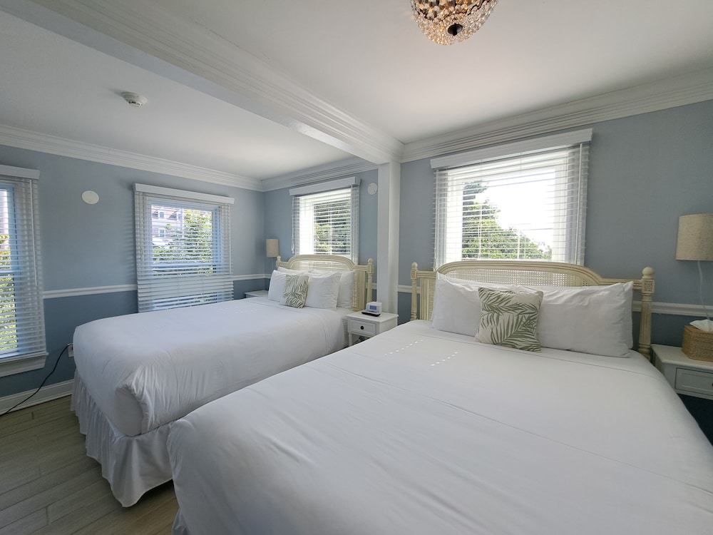 Deluxe Room, 2 Queen Beds, Terrace