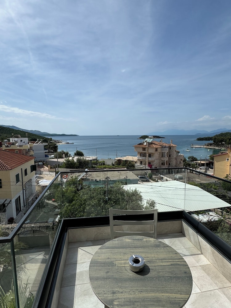 Deluxe Double Room, Balcony, Sea View photo 2