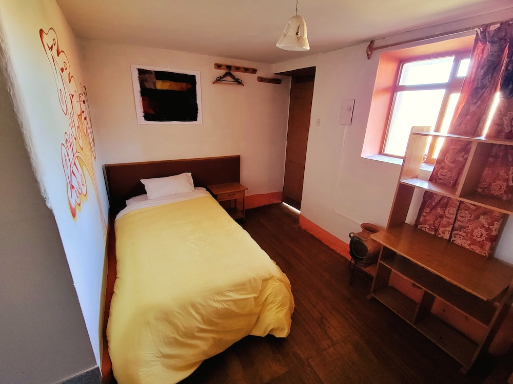 Economy Triple Room, 3 Twin Beds - Photo 21