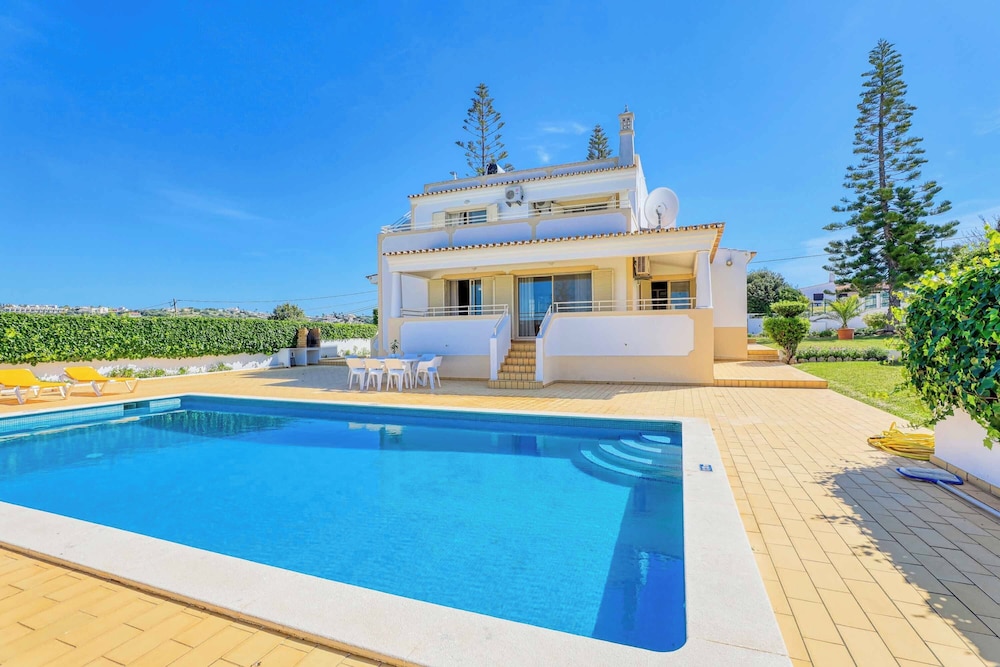 Villa (4 Bedrooms)