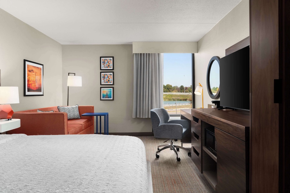 Executive Room, 1 King Bed with Sofa bed (Study) - Photo 5