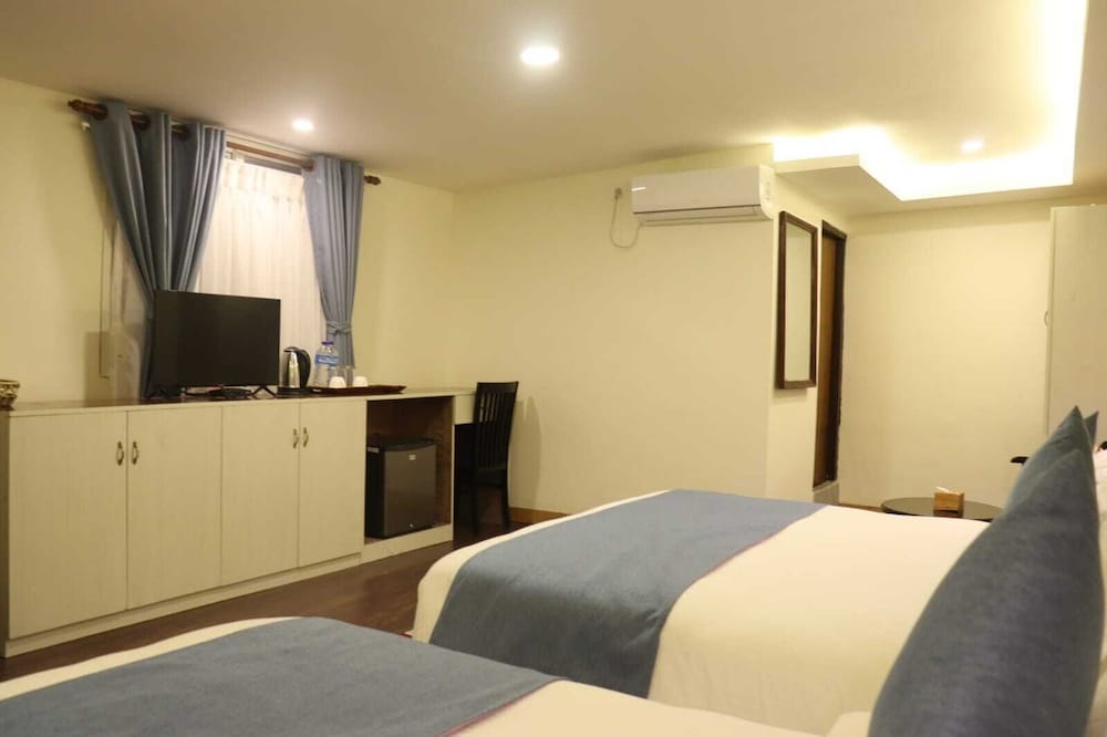 Deluxe Quadruple Room