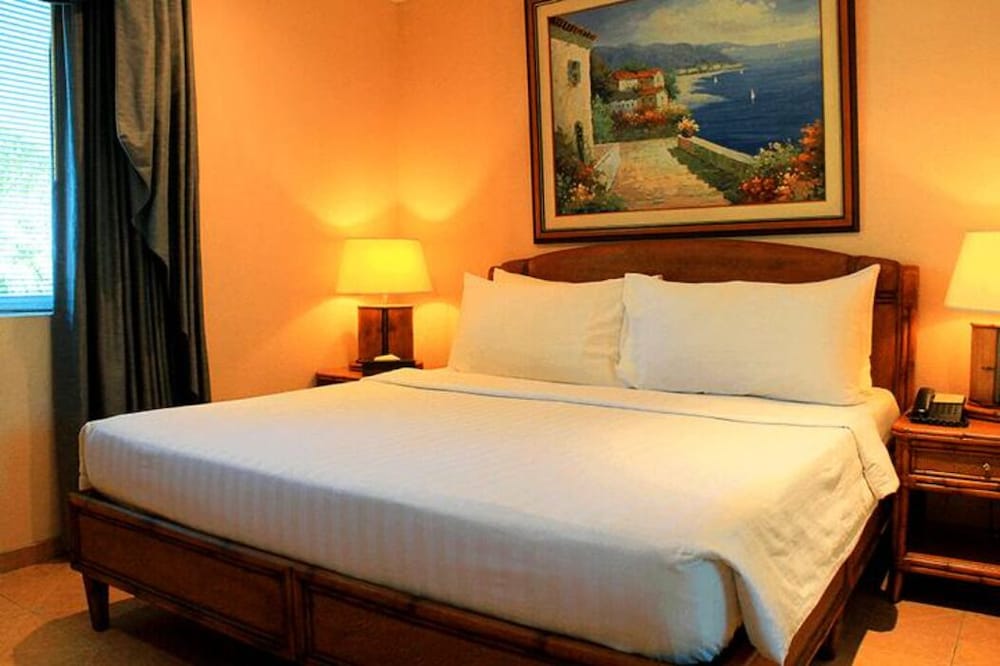 One Bedroom Executive Suite, Ocean View photo 3