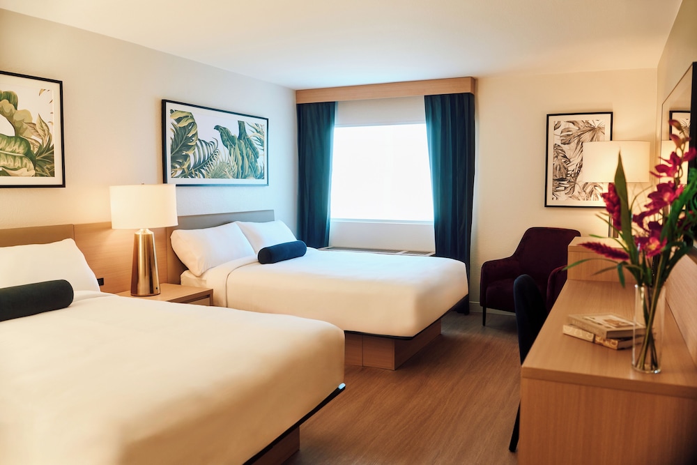 Premium Room, 2 Queen Beds - Photo 1
