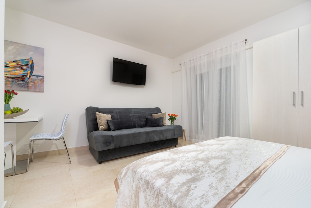 Studio Suite photo 3
