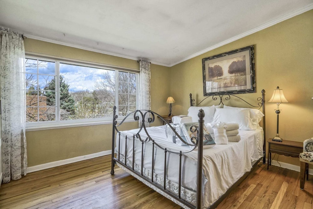 House (4 Bedrooms) photo 1