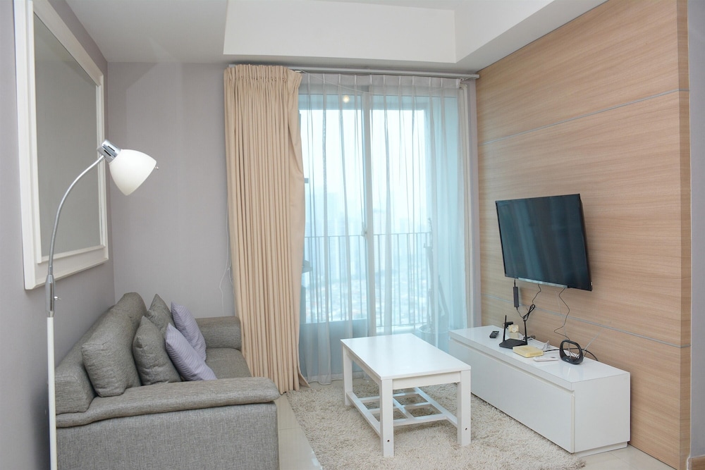 Room - Photo 2