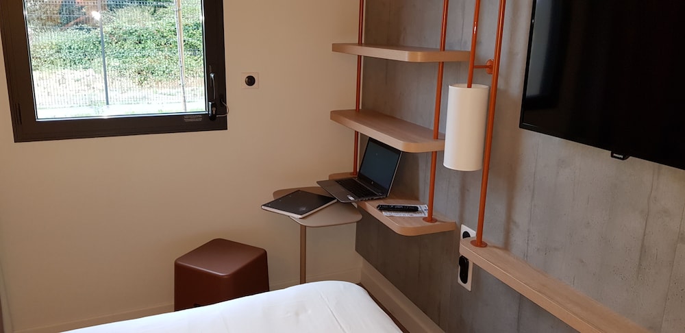 Standard Room, 2 Twin Beds photo 3