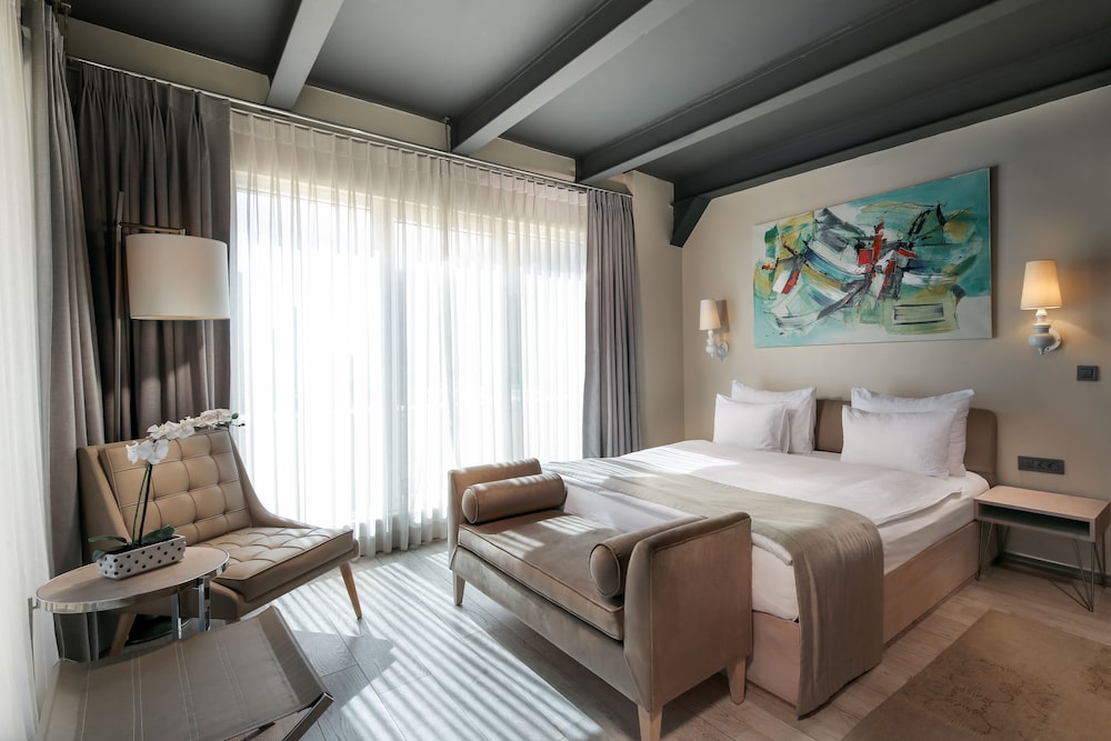 Deluxe Double Room, Balcony photo 2