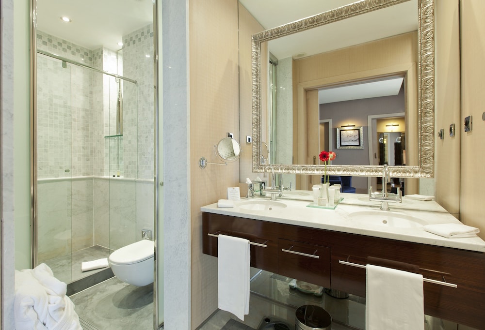 Junior Suite (with extra bed) photo 3