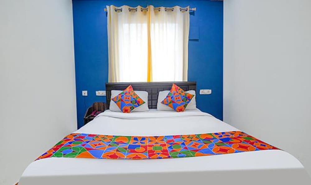 Deluxe Room - Photo 3