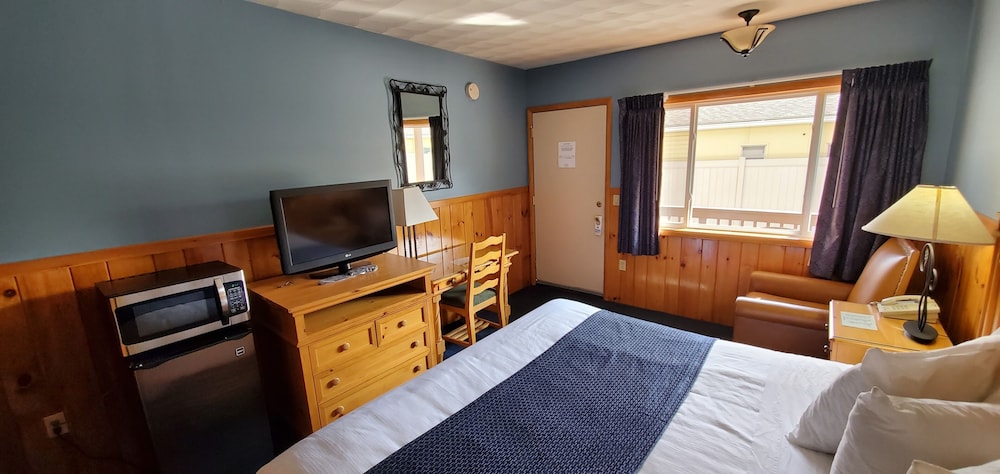 Standard Room, 1 King Bed photo 2