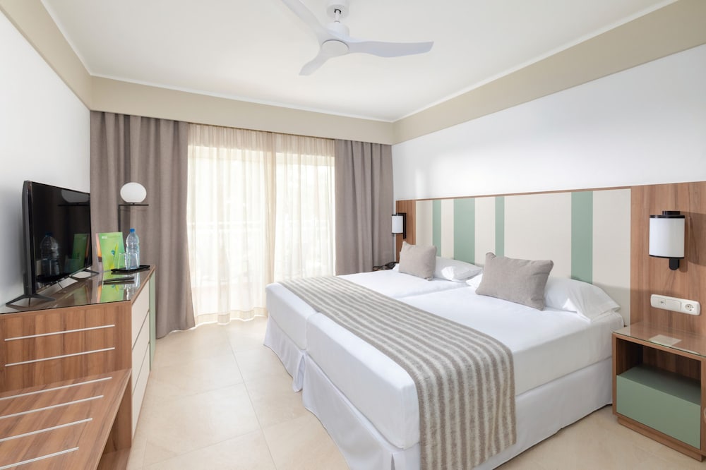 Double Room, Balcony, Sea View - Photo 2