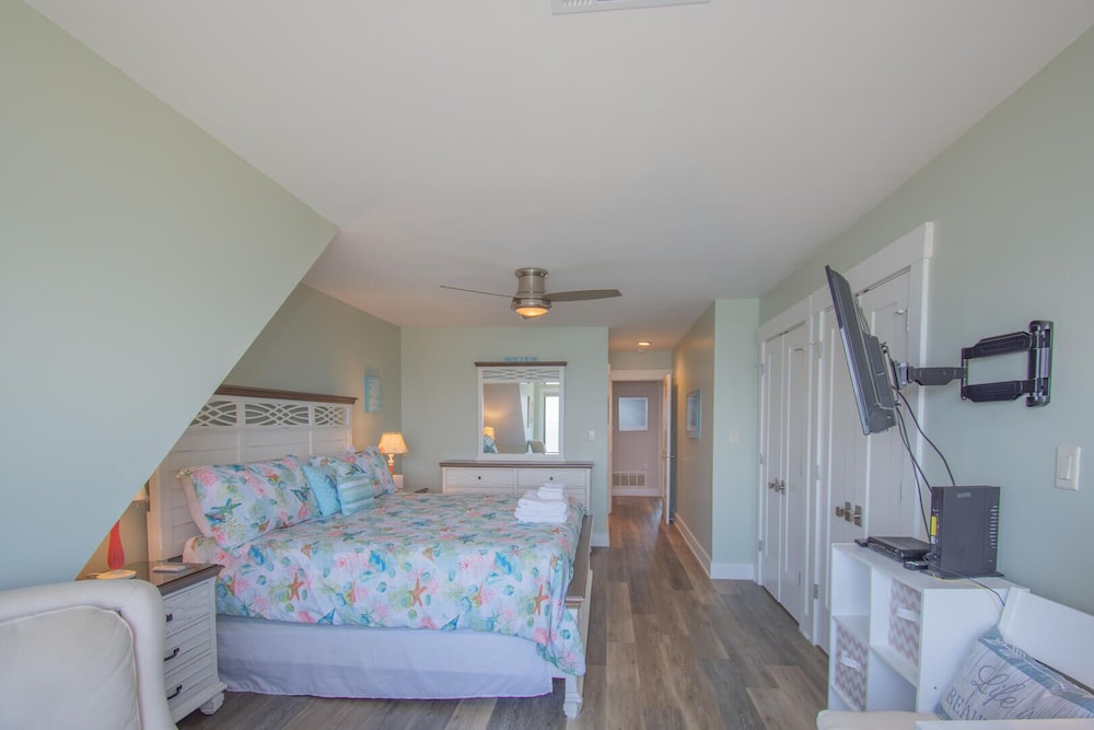 Condo, Multiple Beds, Balcony, Beach View photo 2