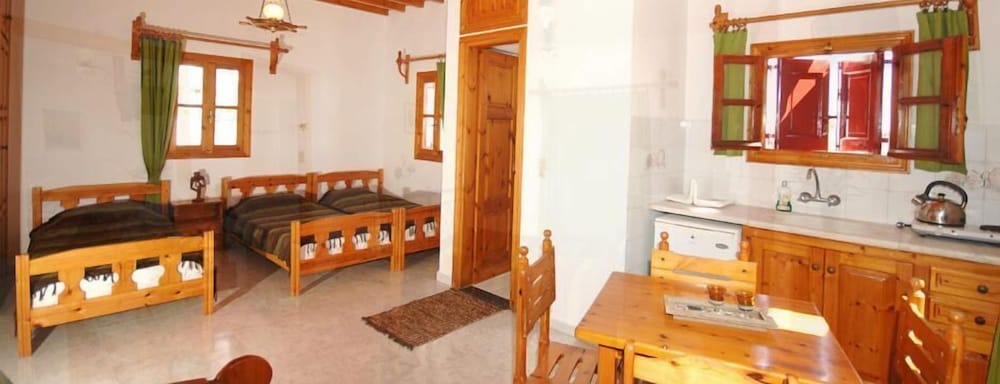 Triple Room - Photo 2