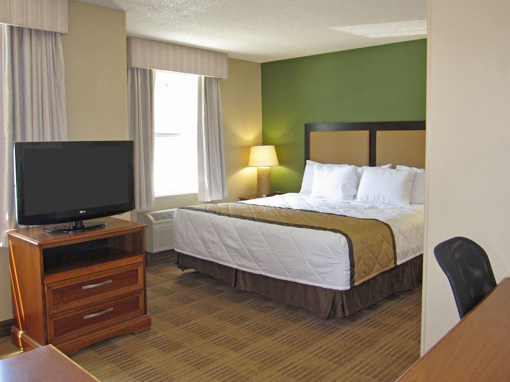 Deluxe Studio, 1 King Bed with Sofa bed, Non Smoking photo 1