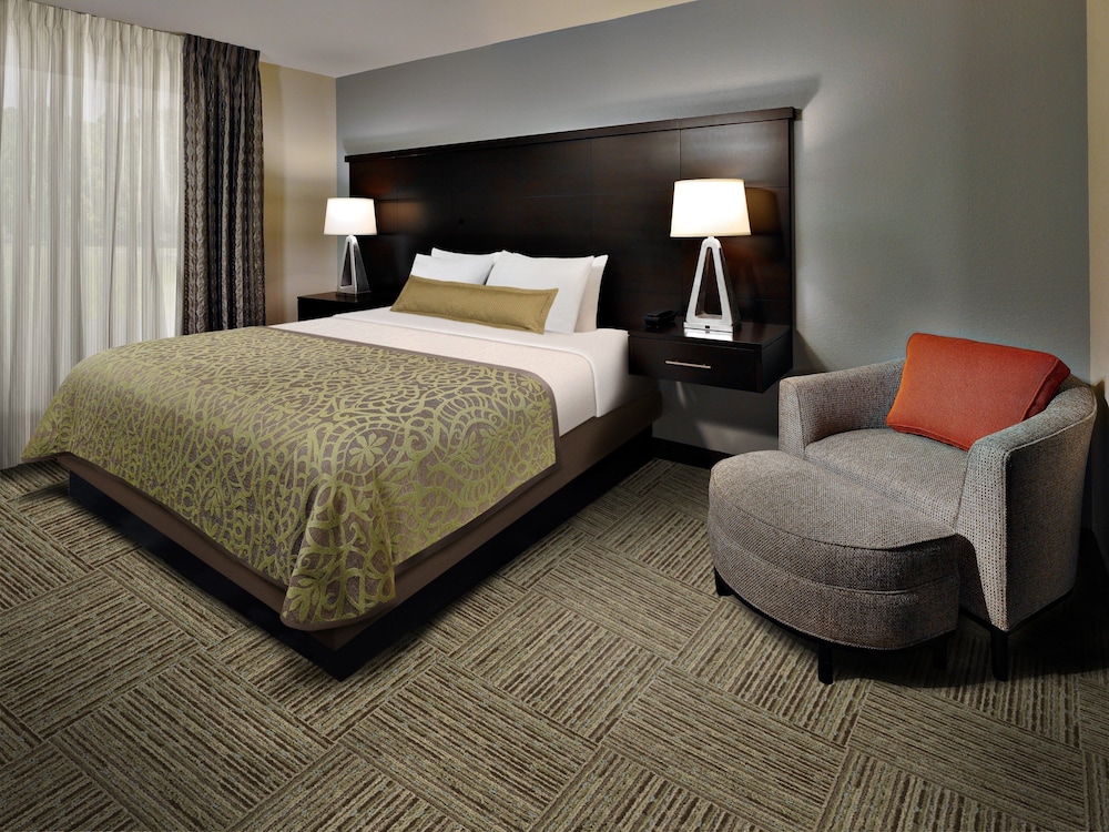 Studio Suite, 1 Queen Bed, Accessible (Communication, Mobility Tub)