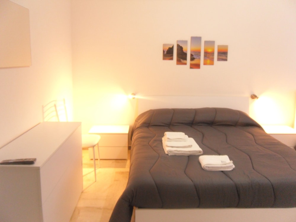 Business Triple Room, Shared Bathroom