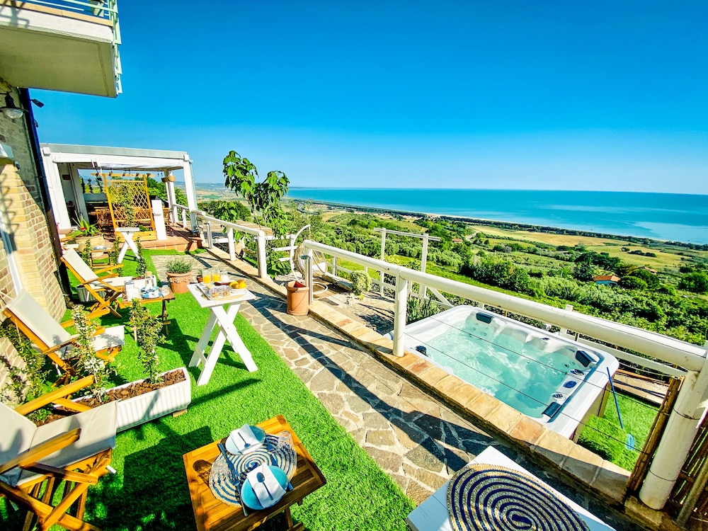 Superior Double Room, Sea View, Sea Facing photo 2