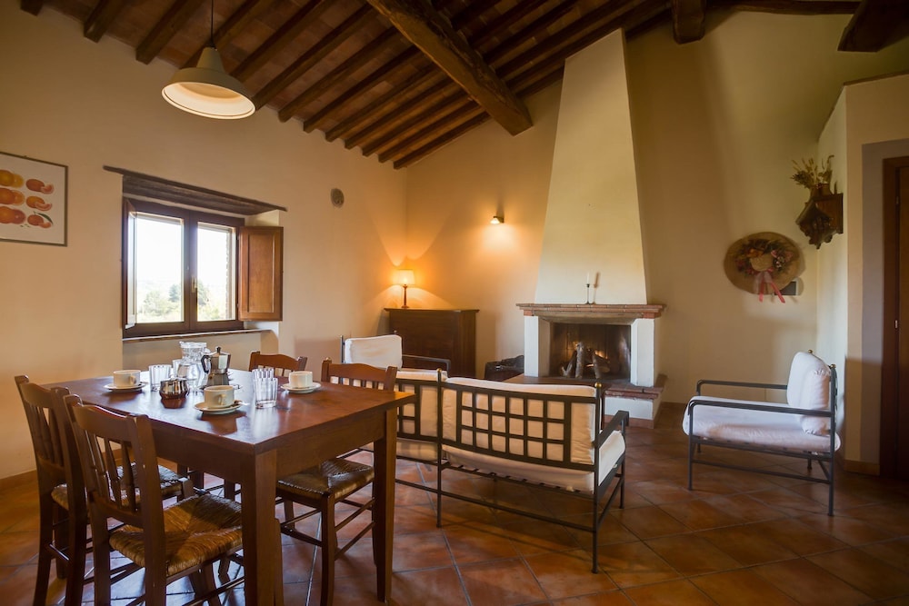 Classic Apartment, 2 Bedrooms, Kitchenette, Garden View photo 3