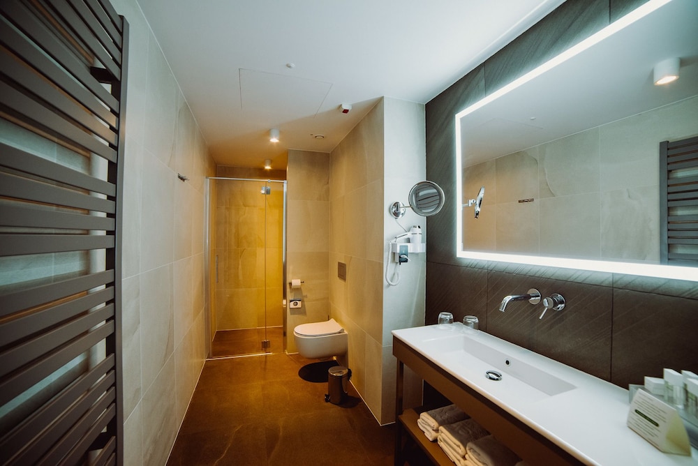 Standard Twin Room - Photo 2